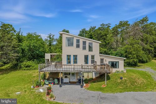 856 Spriggs Rd, BERKELEY SPRINGS, WV, 25411-4086 | Card Image