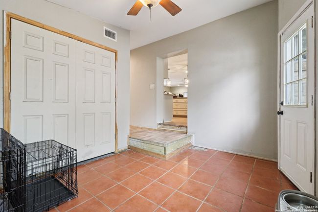 503 Mockingbird Ln, House other with 3 bedrooms, 2 bathrooms and null parking in Devine TX | Image 21