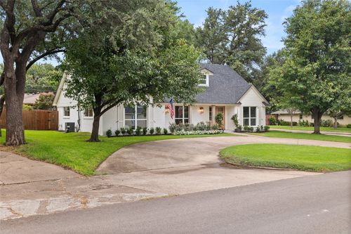 13808 Peyton Dr, Dallas, TX, 75240-3717 | Card Image