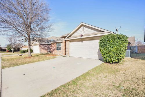 6060 Blazing Star Dr, Fort Worth, TX, 76179-2385 | Card Image