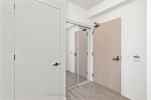 3015-8 Interchange Way, Concord, ON, L4K0R2 | Card Image