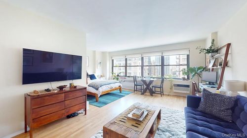 15e-185 W End Ave, New York, NY, 10023-5546 | Card Image