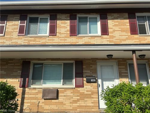 1602 Lee Terrace Dr, Wickliffe, OH, 44092-1604 | Card Image
