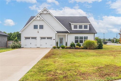 8702 Merrill Cir, Bowling Green, KY, 42104-7763 | Card Image