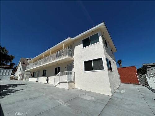 c-d-2722 E Wall Street, Signal Hill, CA, 90755 | Card Image