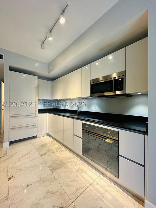 4208-1010 Brickell Ave, Miami, FL, 33131-3790 | Card Image