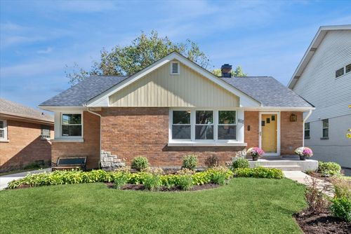 617 Madison Ave, La Grange, IL, 60525-2804 | Card Image