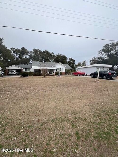 329 Cape Lookout Dr, Harkers Island, NC, 28531-9613 | Card Image