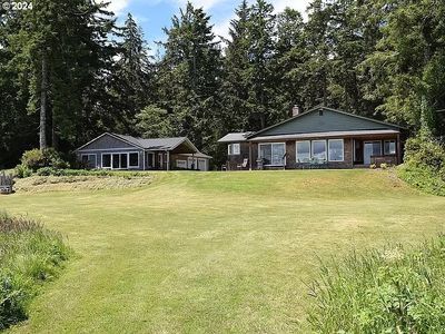 24424 Sandridge Rd, House other with 3 bedrooms, 2 bathrooms and 5 parking in OceanPark WA | Image 1