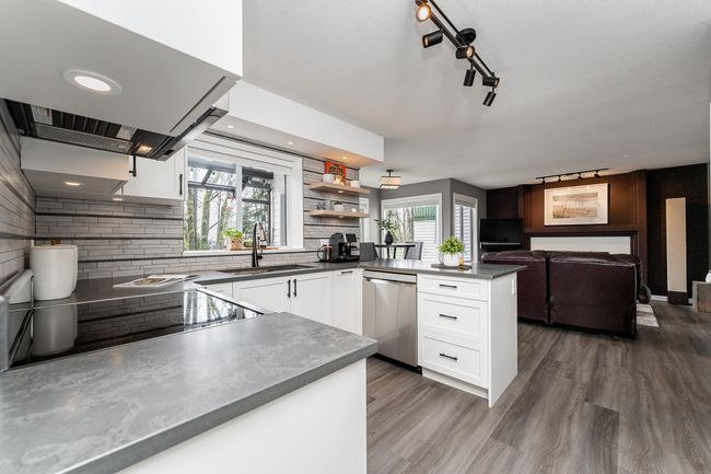 131 Aspenwood Dr, House other with 4 bedrooms, 4 bathrooms and 4 parking in Port Moody BC | Image 6