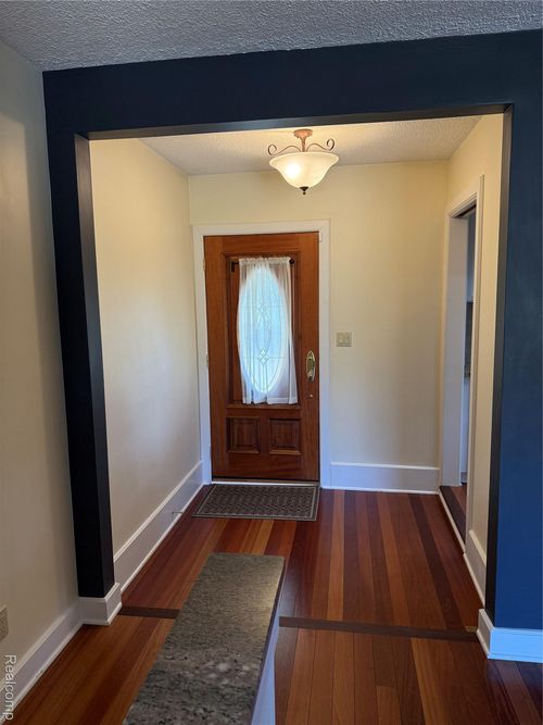 3380 Barlyn Ln, Bloomfield Hills, MI, 48302-1400 | Card Image