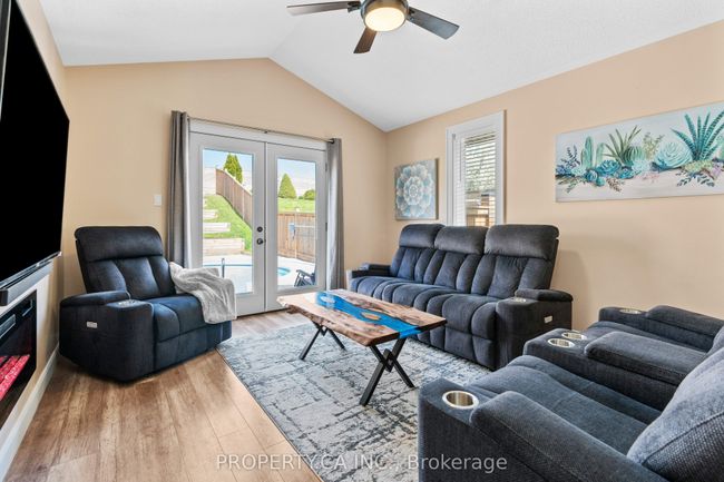 18 Sable Dr, House other with 4 bedrooms, 3 bathrooms and 4 parking in Ancaster ON | Image 13