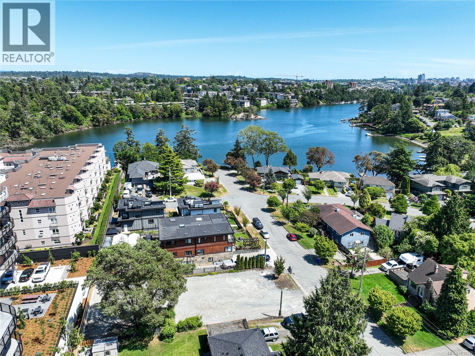 Land in Esquimalt 2