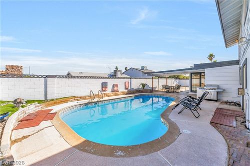 5242 Jane Way, Las Vegas, NV, 89119-1319 | Card Image