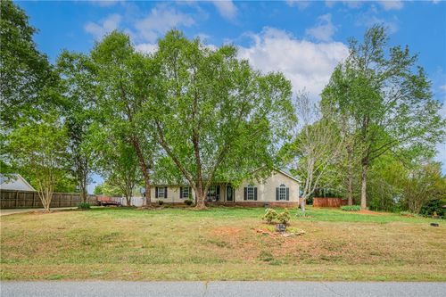 112 Allison St, lyman, SC, 29365-9570 | Card Image