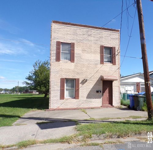 91 4th St, Port Reading, NJ, 07064-1423 | Card Image