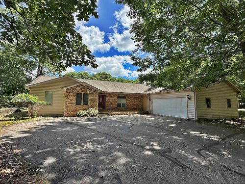 8980 Canyon Springs Ct, Canadian Lakes, MI, 49346-9355 | Card Image