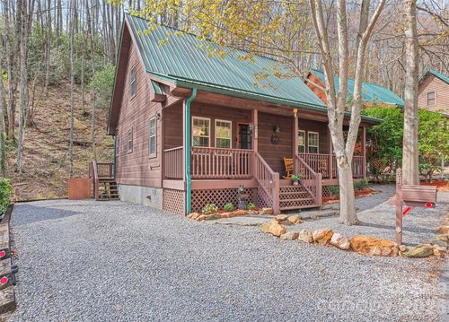 41 Trapper Ln, Waynesville, NC, 28785-7215 | Card Image