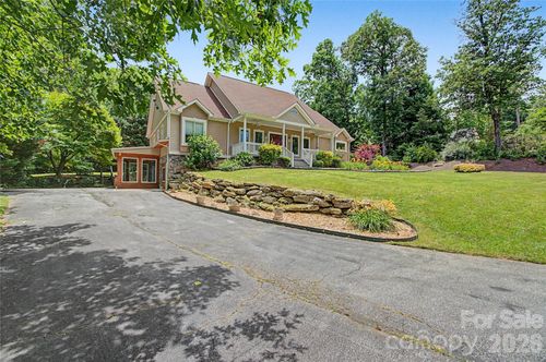 312 Benjamin Way, Hendersonville, NC, 28792-9301 | Card Image