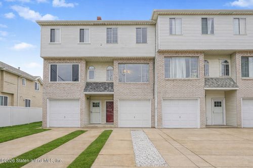 36 Journeay St, Staten Island, NY, 10303-2233 | Card Image