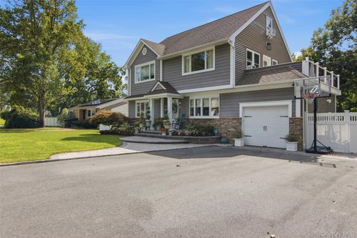 8 Glen Way, Lake Grove, NY, 11755-2204 | Card Image
