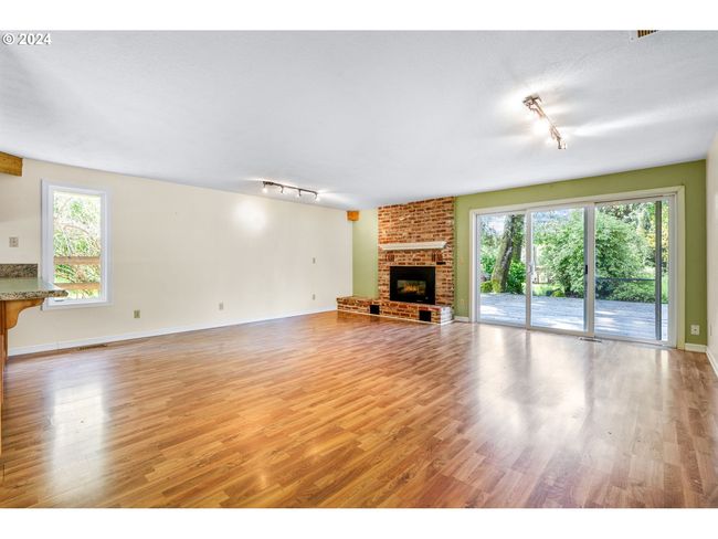 5750 Sw River Rd, House other with 3 bedrooms, 2 bathrooms and 2 parking in Hillsboro OR | Image 10