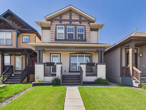 2049 New Brighton Gdns Se, Calgary, AB, T2Z4X4 | Card Image