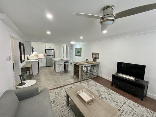 c8-614 Kipling St Street, Houston, TX, 77006 | Card Image