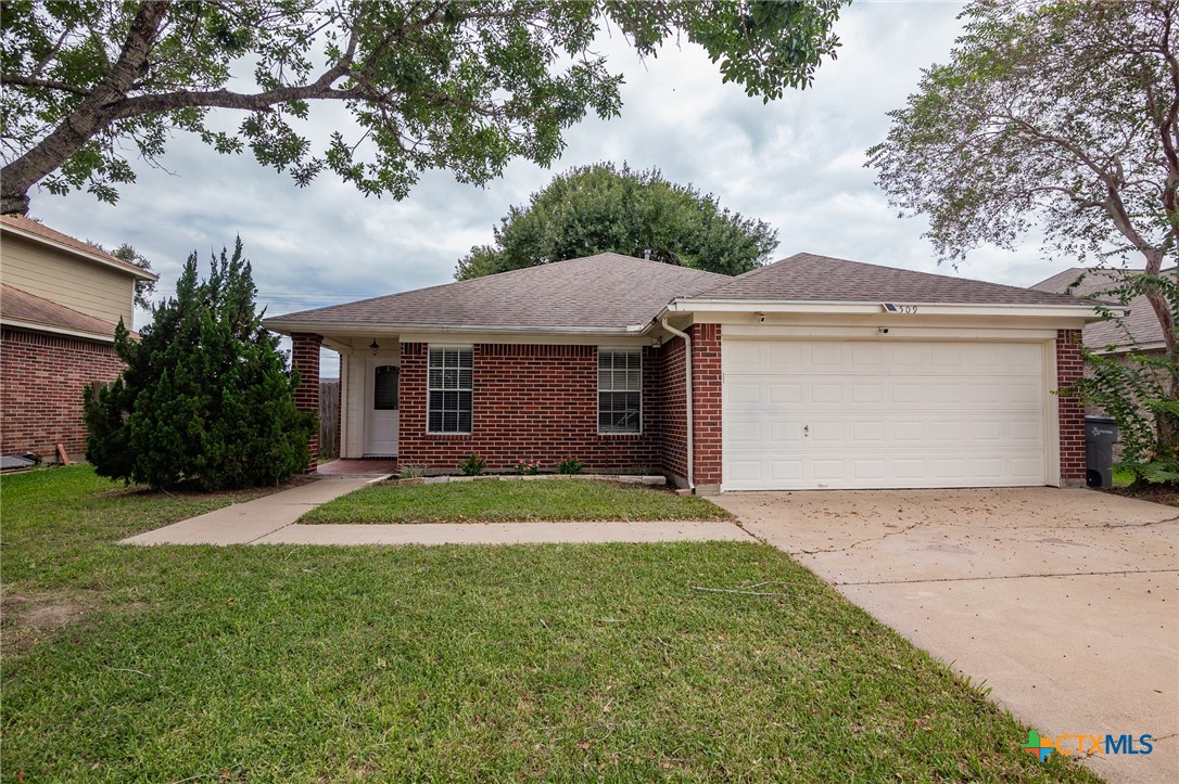 Bridle Ln, Victoria, TX 77904