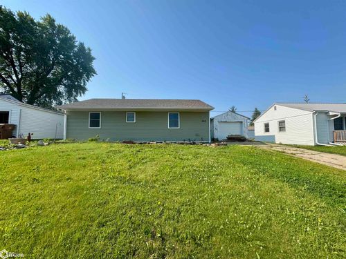 203 Oak St, Audubon, IA, 50025-1152 | Card Image