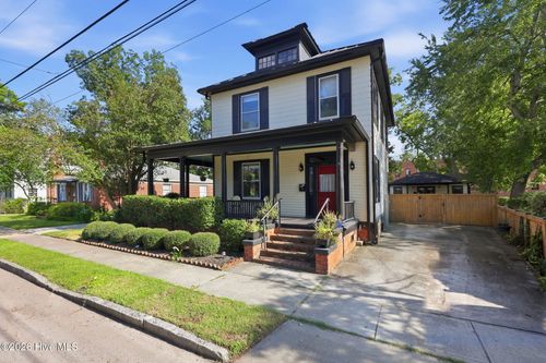 615 New St, New Bern, NC, 28560-4821 | Card Image