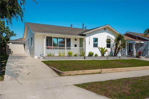7137 Olive Ave, Long Beach, CA, 90805-1055 | Card Image