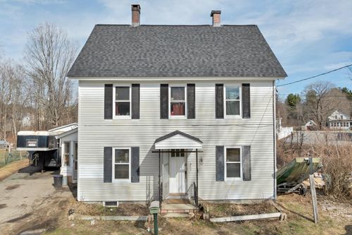7 Maple St, Farmington, NH, 03835-3714 | Card Image