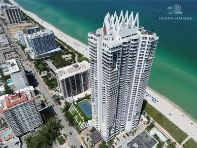 2406 - 6365 Collins Ave, Condo with 1 bedrooms, 1 bathrooms and null parking in Miami Beach FL | Image 2