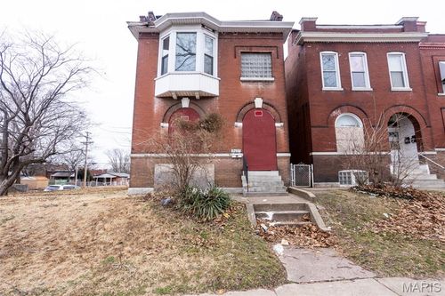 5427 S Broadway, Saint Louis, MO, 63111-2024 | Card Image