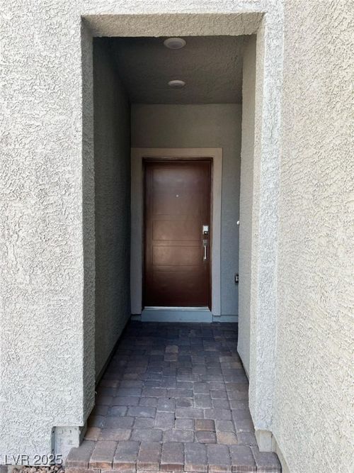 1072 Gabriela Ridge Ln, Henderson, NV, 89002-9806 | Card Image