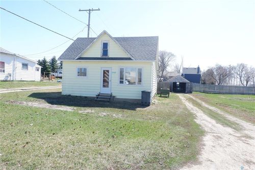 110 Railway Ave, Eyebrow, SK, S0H0S0 | Card Image