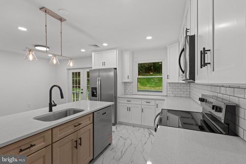1016 W Boot Rd, DOWNINGTOWN, PA, 19335-4002 | Card Image