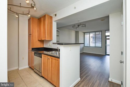 apt-414-851 N Glebe Rd, ARLINGTON, VA, 22203-4151 | Card Image
