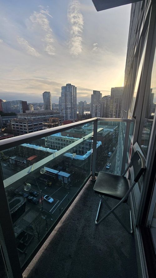 {{alt}} | Card Image