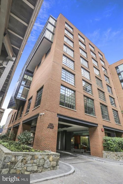 5n-3303 Water St Nw, WASHINGTON, DC, 20007-3577 | Card Image