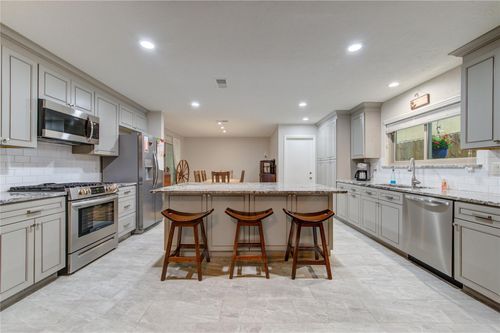 17559 S Compass Rose Cir, Crosby, TX, 77532-4210 | Card Image