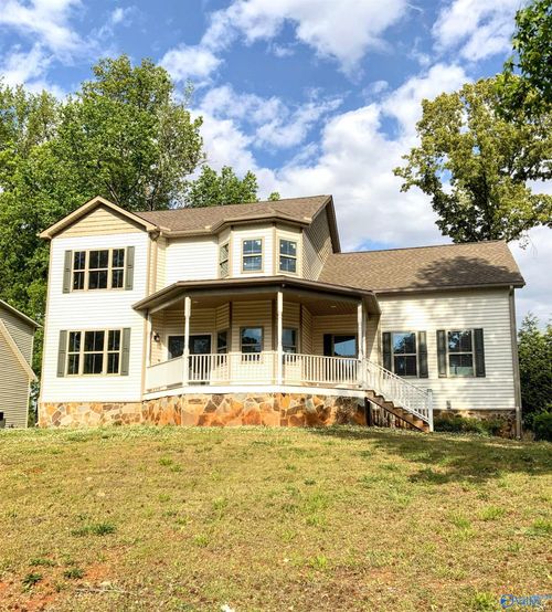 425 Cloverleaf Dr, Athens, AL, 35611-4423 | Card Image