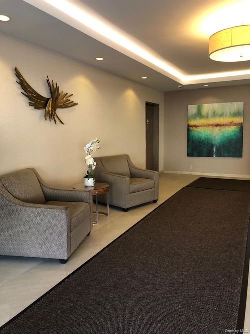 apt-e4-1296 Midland Ave, Yonkers, NY, 10704-1450 | Card Image