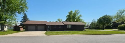 613 E Walnut Ave, Olivia, MN, 56277-1044 | Card Image