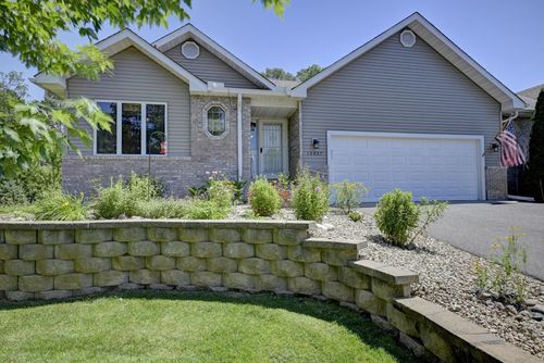 13637 Pierce St Ne, Ham Lake, MN, 55304-6751 | Card Image