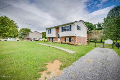 2530 Kingsport Highway, House other with 4 bedrooms, 2 bathrooms and null parking in Greeneville TN | Image 3