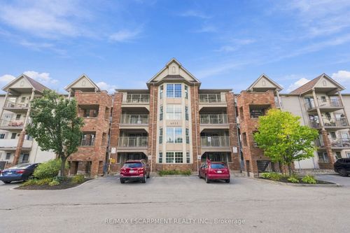 310-4025 Kilmer Dr, Burlington, ON, L7M4M5 | Card Image