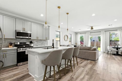 7711 Willow St, Houston, TX, 77088-7128 | Card Image