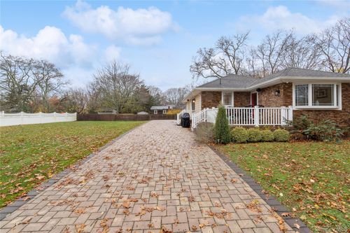 385 Wood Ln, Greenport, NY, 11944-2469 | Card Image